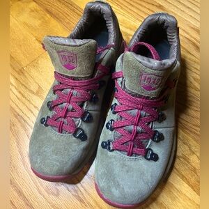 Danner hiking shoes leather